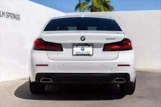 Sedán BMW 5 Series 2023 530i 4 puertas