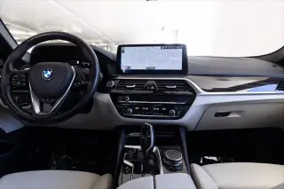 Serie 5 BMW 2023 tracción total 530e xDrive 4dr Sedán