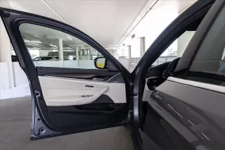 Serie 5 BMW 2023 tracción total 530e xDrive 4dr Sedán