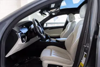 Serie 5 BMW 2023 tracción total 530e xDrive 4dr Sedán