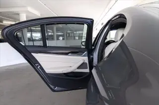 Serie 5 BMW 2023 tracción total 530e xDrive 4dr Sedán