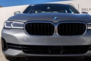Serie 5 BMW 2023 tracción total 530e xDrive 4dr Sedán