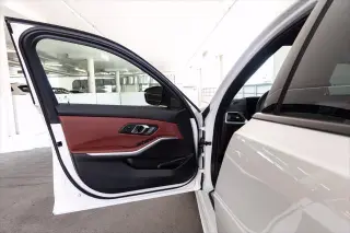BMW Serie 3 2024 330i Sedán 4 puertas