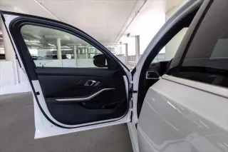 BMW Serie 3 2024 330i Sedán 4 puertas