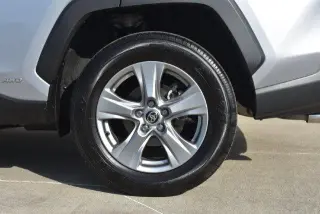 Toyota RAV4 Híbrido 2025 AWD LE 4dr SUV