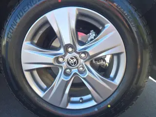 Toyota RAV4 Hybrid 2024 AWD LE 4dr SUV