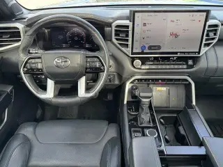 Toyota Tundra 2023 4x4 Platinum 4dr CrewMax Cab Pickup SB