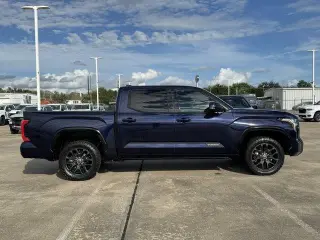 Toyota Tundra 2023 4x4 Platinum 4dr CrewMax Cab Pickup SB