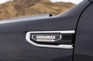 GMC Sierra 1500 2023 4x4 Denali cabina de tripulación 4 puertas 5.8 ft. SB