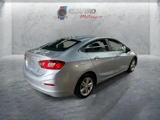 Chevrolet Cruze 2017 LT Auto 4 puertas Sedán
