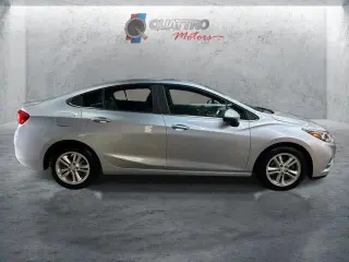 Chevrolet Cruze 2017 LT Auto 4 puertas Sedán