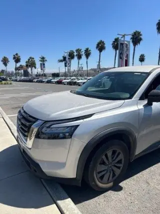 Nissan Pathfinder 2023 S 4 SUV