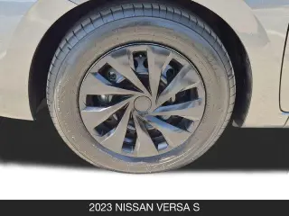 Nissan Versa 2023 S 4dr Sedán 5M
