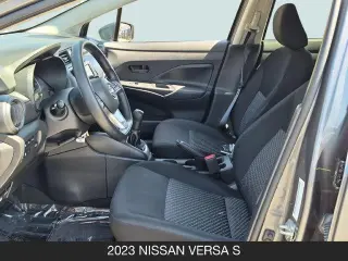 Nissan Versa 2023 S 4dr Sedán 5M
