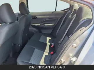 Nissan Versa 2023 S 4dr Sedán 5M