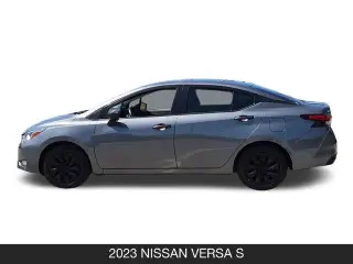 Nissan Versa 2023 S 4dr Sedán 5M