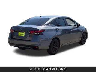 Nissan Versa 2023 S 4dr Sedán 5M