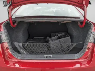 Nissan Versa 2025 SR 4dr Sedán