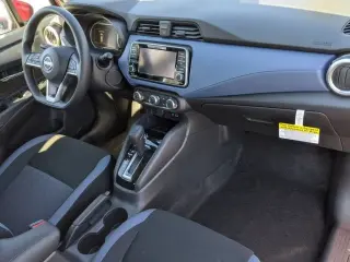Nissan Versa 2025 SV 4dr Sedán