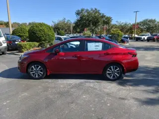 Nissan Versa 2025 SV 4dr Sedán