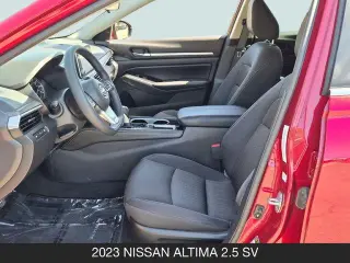 Nissan Altima 2023 2.5 SV Sedán 4 puertas