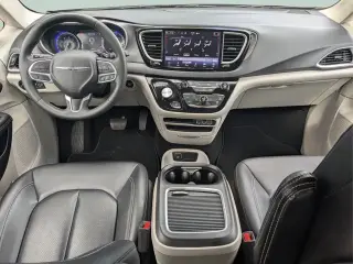 Chrysler Pacifica 2024 Touring L 4puertas Minivan