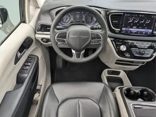 Chrysler Pacifica 2024 Touring L 4puertas Minivan
