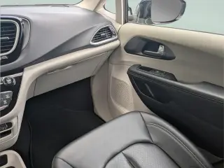 Chrysler Pacifica 2024 Touring L 4puertas Minivan