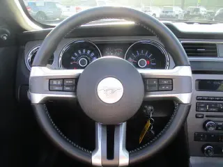 Ford Mustang 2013 V6 2dr Convertible