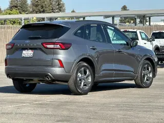 Ford Escape Hybrid 2023 ST-Line 4dr SUV