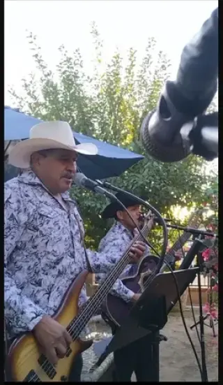 JUAN CORONA Y SU GRUPO NORTEÑO