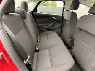Ford Focus 2015 SE 4dr Sedán