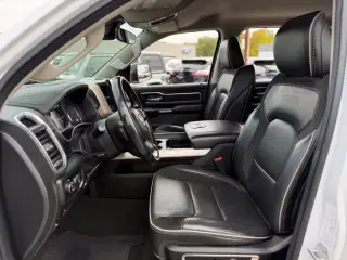 Ram 1500 2022 4x4 Laramie 4dr Crew Cab de 5.6 pies de largo Pickup