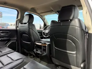 Ram 1500 2022 4x4 Laramie 4dr Crew Cab de 5.6 pies de largo Pickup