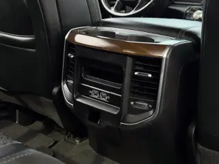 Ram 1500 2022 4x4 Laramie 4dr Crew Cab de 5.6 pies de largo Pickup