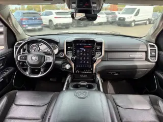 Ram 1500 2022 4x4 Laramie 4dr Crew Cab de 5.6 pies de largo Pickup