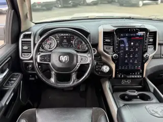 Ram 1500 2022 4x4 Laramie 4dr Crew Cab de 5.6 pies de largo Pickup
