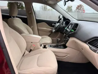 Jeep Cherokee 2020 Latitude 4dr SUV