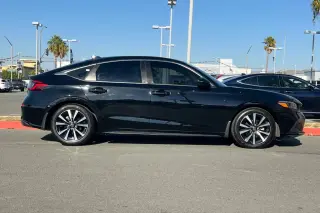 Honda Civic 2023 EX-L 4dr Hatchback sin BSI