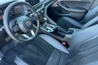 Acura Integra 2024 liftback de 4 puertas CVT con paquete de tecnología y A-SPEC