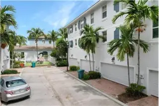 Propiedad de alquiler con 4 dormitorios y 3.5 baños en BOYNTON BEACH