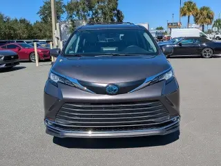 Toyota Sienna 2022 XLE 8 Pasajeros 4dr Mini-Van