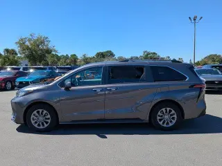 Toyota Sienna 2022 XLE 8 Pasajeros 4dr Mini-Van