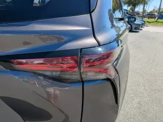 Toyota Sienna 2022 XLE 8 Pasajeros 4dr Mini-Van