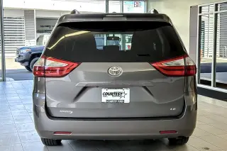 Toyota Sienna 2017 LE 7-Pasajeros Asiento de Acceso Automático 4dr Mini-Van