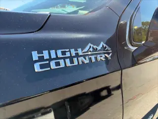 Chevrolet Suburban 2021 4x4 High Country 4dr SUV