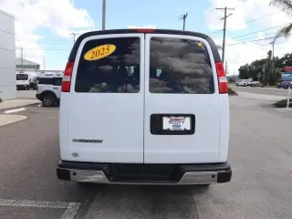 Chevrolet Express 2025 LT 3500 3dr Van de pasajeros extendida