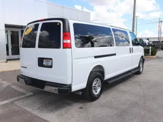 Chevrolet Express 2025 LT 3500 3dr Van de pasajeros extendida