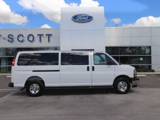 Chevrolet Express 2025 LT 3500 3dr Van de pasajeros extendida