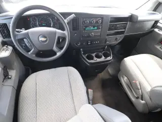 Chevrolet Express 2025 LT 3500 3dr Van de pasajeros extendida